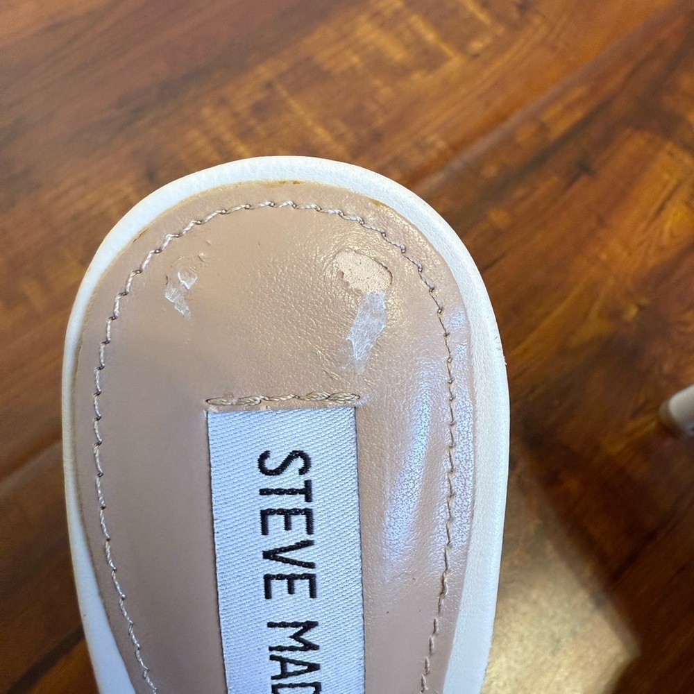 Steve Madden Women's Cream Quilted Slide Heels size 5 - Picture 2 of 2